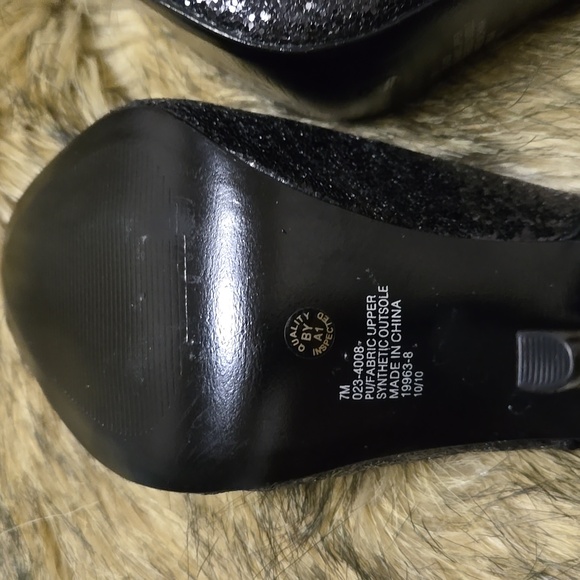 Jacqueline Ferrar Thin heel with Sparkles.Open toe.Size 7 - Picture 4 of 6